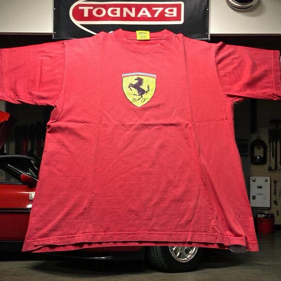 Vintage Mens Large Red Ferrari Racing Italian Luxury 1996 Cars T-Shirt - Picture 1 of 7